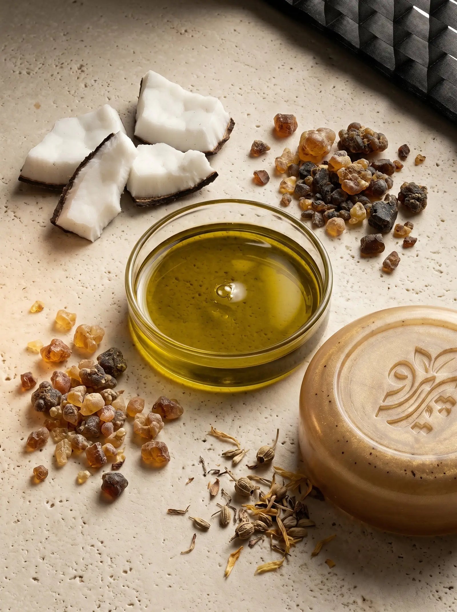 “Organic Gold Soap – Handmade Luxury Soap for Gentle Skin Cleansing by Pareero”