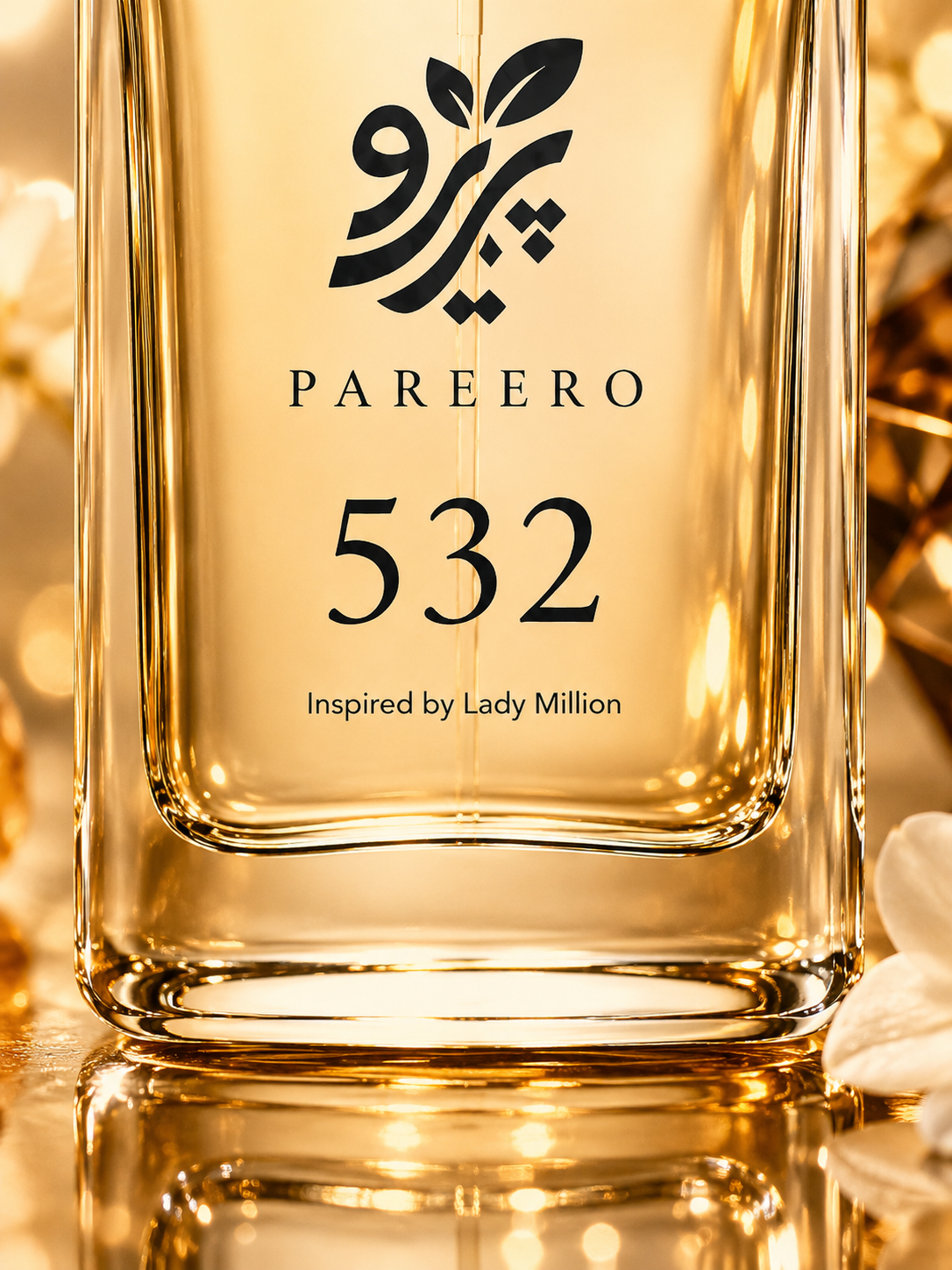 Macro detail of the PAREERO 532 bottle label and luminous golden glass